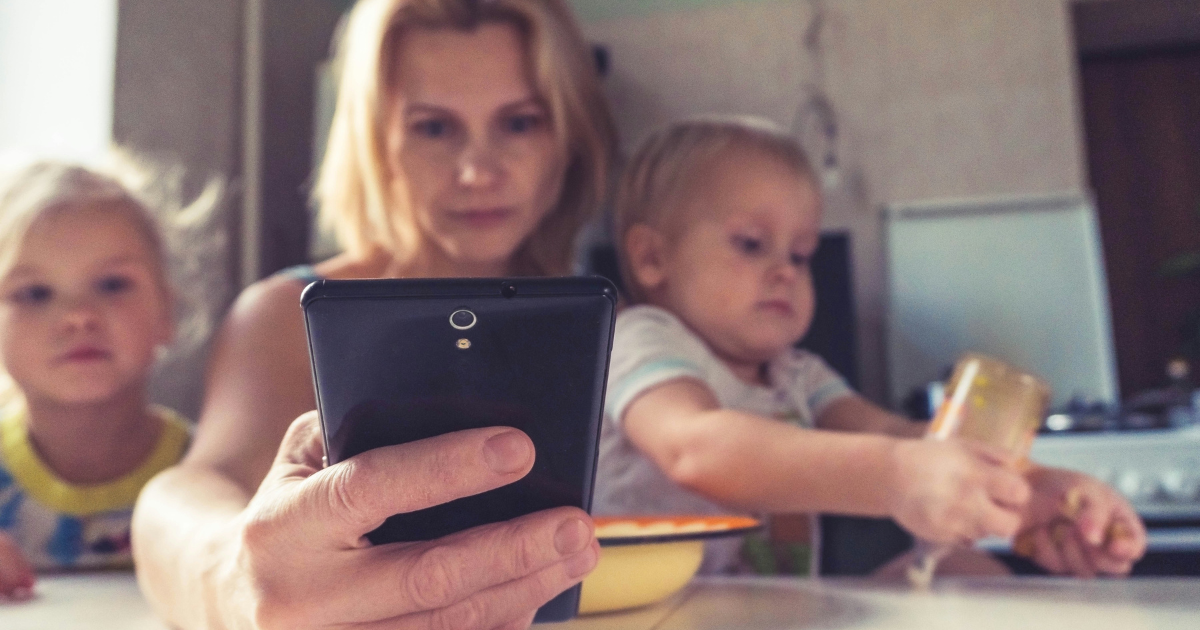 What are the best apps for keeping my child safe online?